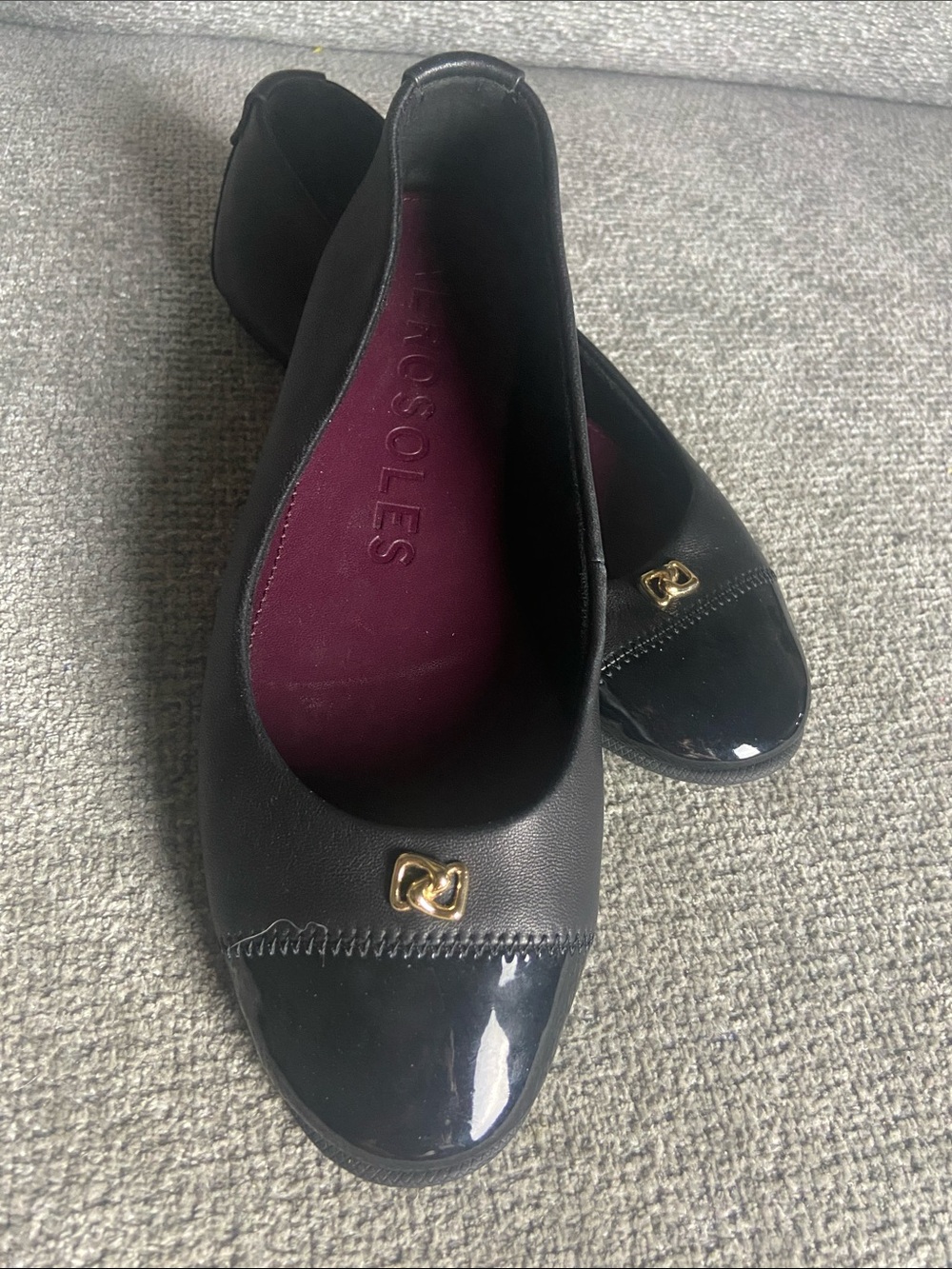 AEROSOLES Black Ballet Flats with Gold Accent size 7 1/2 M